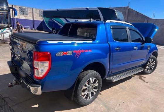FORD RANGER 3.2 LIMITED 4X4 CD 20V DIESEL 4P AUTOMÁTICO FORD RANGER 3.2 LIMITED 4X4 CD 20V DIESEL 4P AUTOMÁTICO